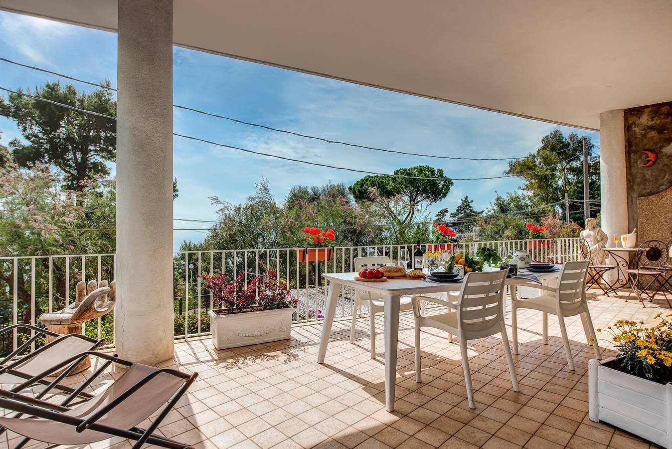 Foto 11 von 27: Ferienwohnung 'Rooftopnerano - Amazing Sea View' mit Meerblick, WLAN und Klimaanlage