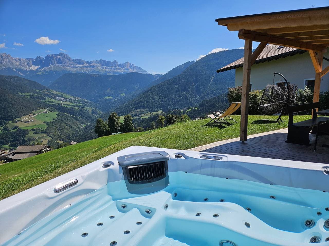 Foto 9 von 33: Ferienwohnung 'Furnerhof Apt Olpenglühn' mit Bergblick, Gemeinschaftsgarten und WLAN