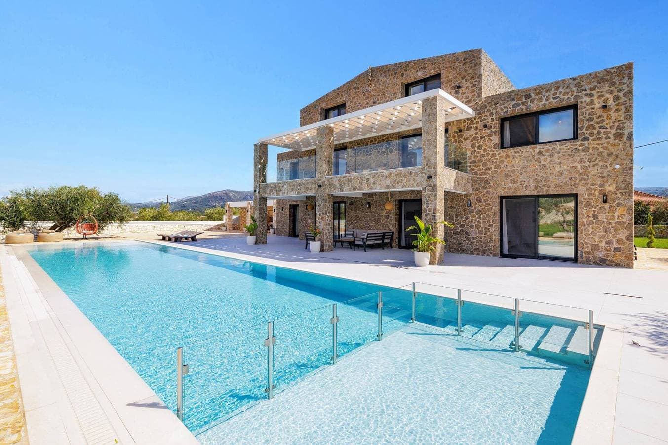 Foto 4 von 50: Villa für 14 Personen mit Garten