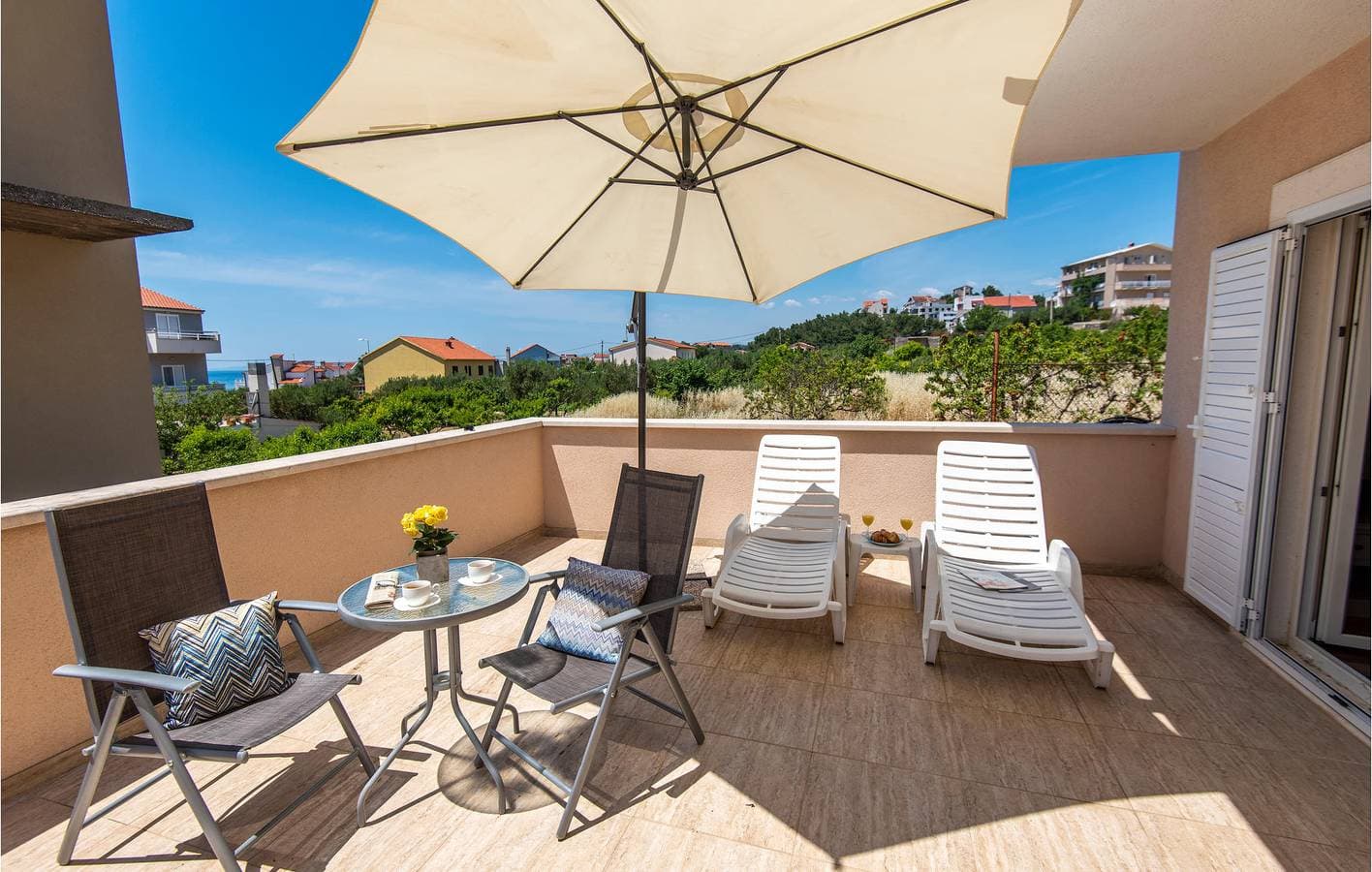 Gemütliche Wohnung mit Terrasse und WLAN, 1 km vom Strand entfernt! 1