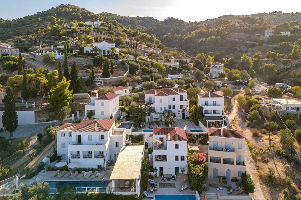 Foto 13 von 30: The Villa Evita in Spetses. Stunning view, private pool and daily maid service.
