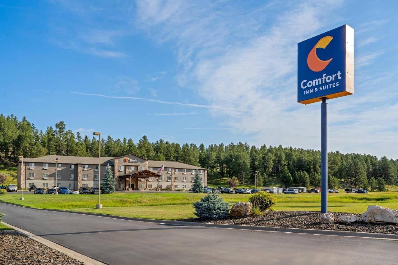 Comfort Inn & Suites 1