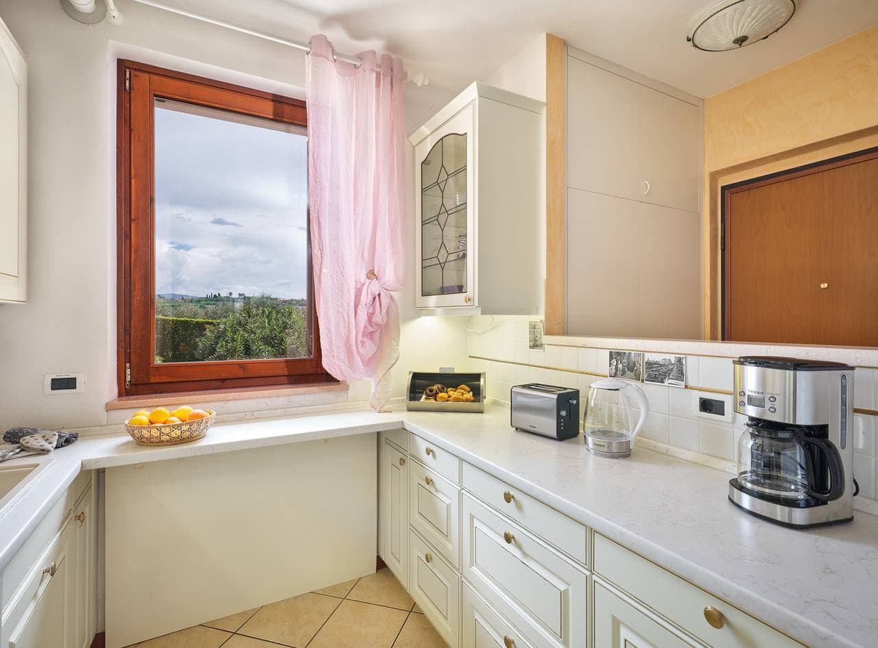 Foto 9 von 44: Regarda - "Perla Del Garda" Wohnung in Lazise mit Terrasse mit Seeblick und Pool