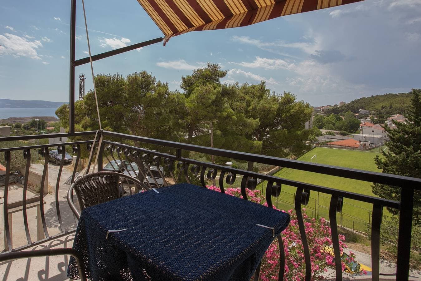 Foto 2 von 33: Apartment mit Balkon in der Nähe von Split und Omiš