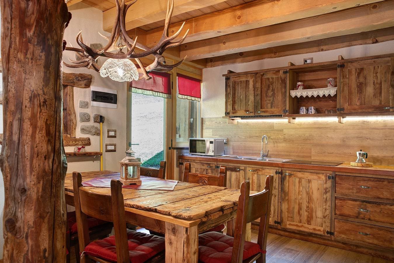 Foto 4 von 24: Chalet 'dei Cervi' mit Bergblick, privatem Garten und Balkon