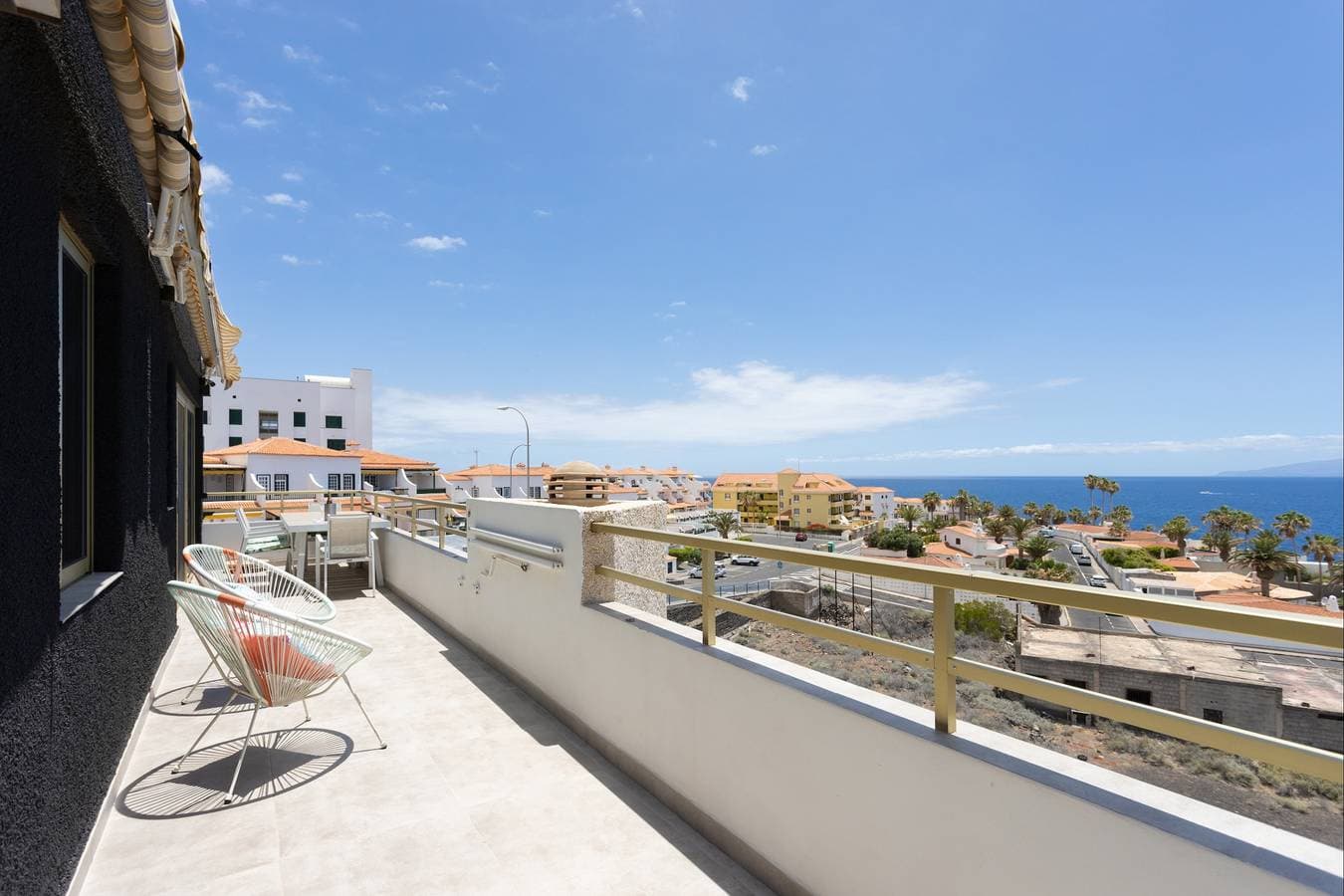 Foto 6 von 48: Spectacular Duplex Seafront with awesome sunsets !