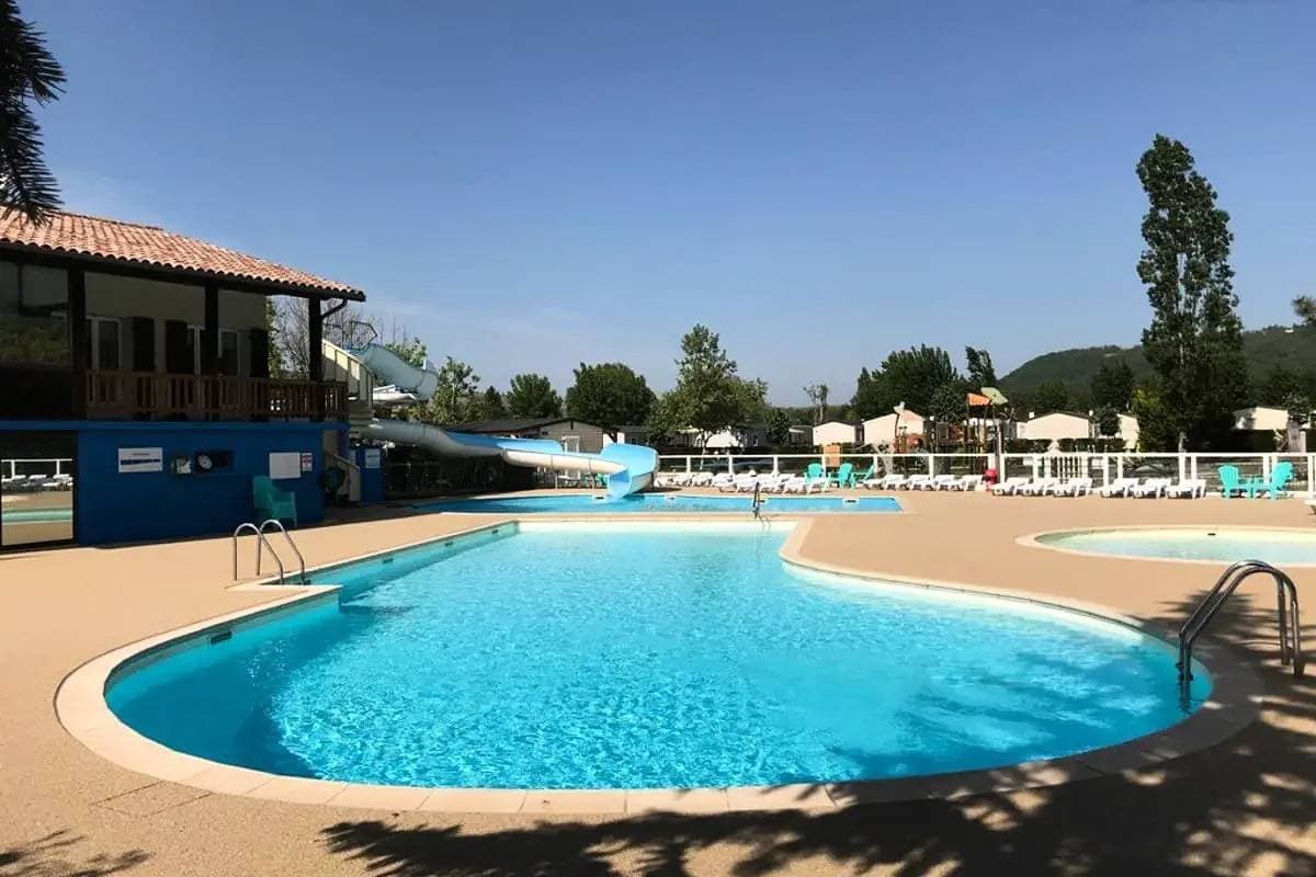 Mobilhome 3 Chambres Camping les Rives de Condrieu 1