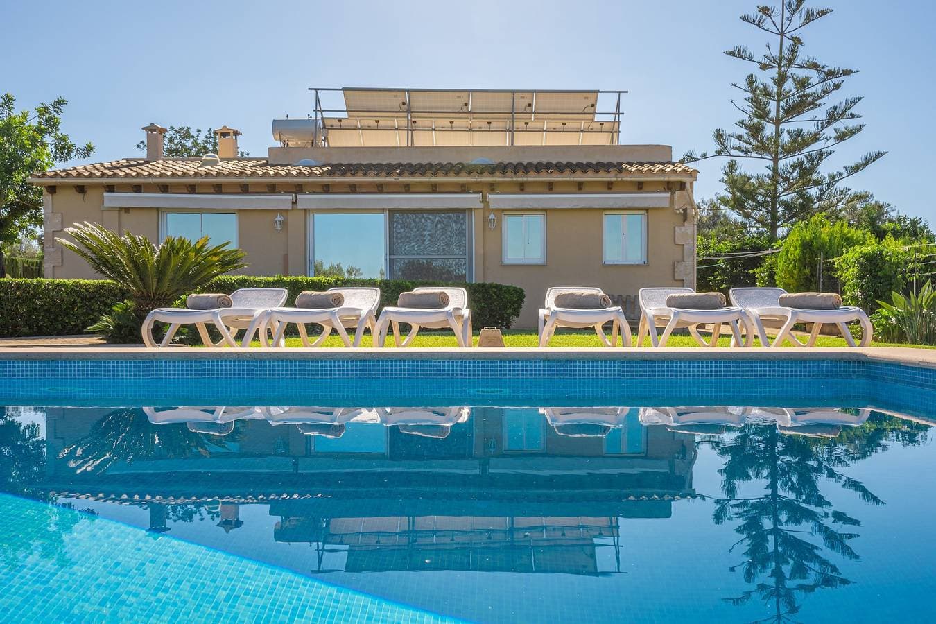 Foto 4 von 26: Villa 'Finca Can Tomeu' mit Bergblick, Pool, Garten, Klimaanlage und WLAN