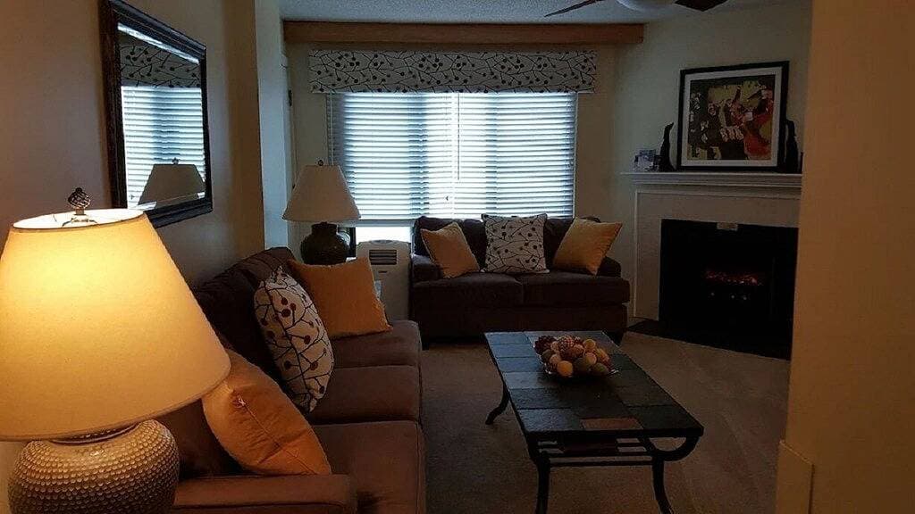 Foto 2 von 11: Ski, Board, Tubing, Mtn Biking, inside/outside pools, Snowshoe, Silver Creek