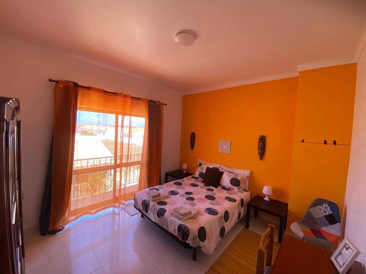 Foto 4 von 12: Standard Twin Room with Shared Bathroom and Sea View