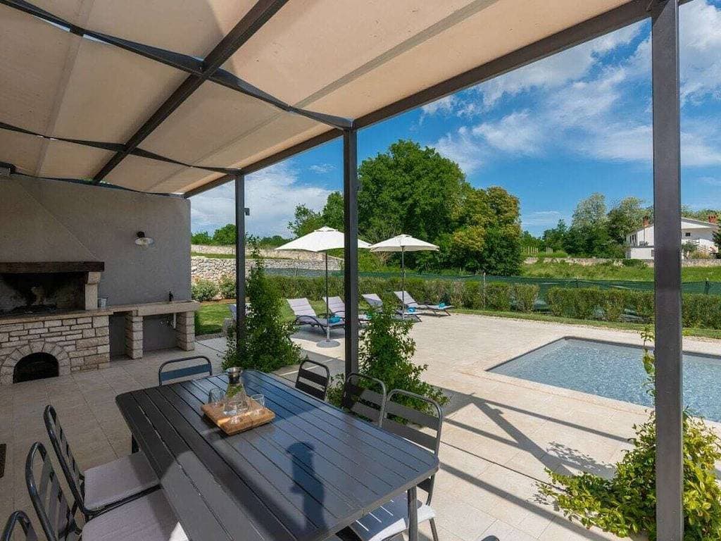 Foto 11 von 37: Villa in Brečevići mit Schwimmbecken