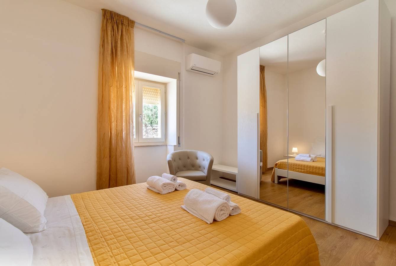 Foto 13 von 41: Ferienwohnung 'I due ulivi' mit Blick auf die Hügel von Modica und WLAN