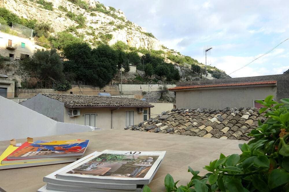 Foto 10 von 29: Romantisches renoviertes Haus mit Steinmauern und Dachterasse. Freie WLAN