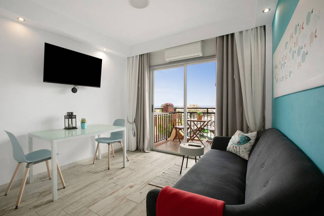 Foto 4 von 25: Ferienwohnung 'Cute Studio In The Sun' mit Gemeinschaftspool, Balkon und WLAN