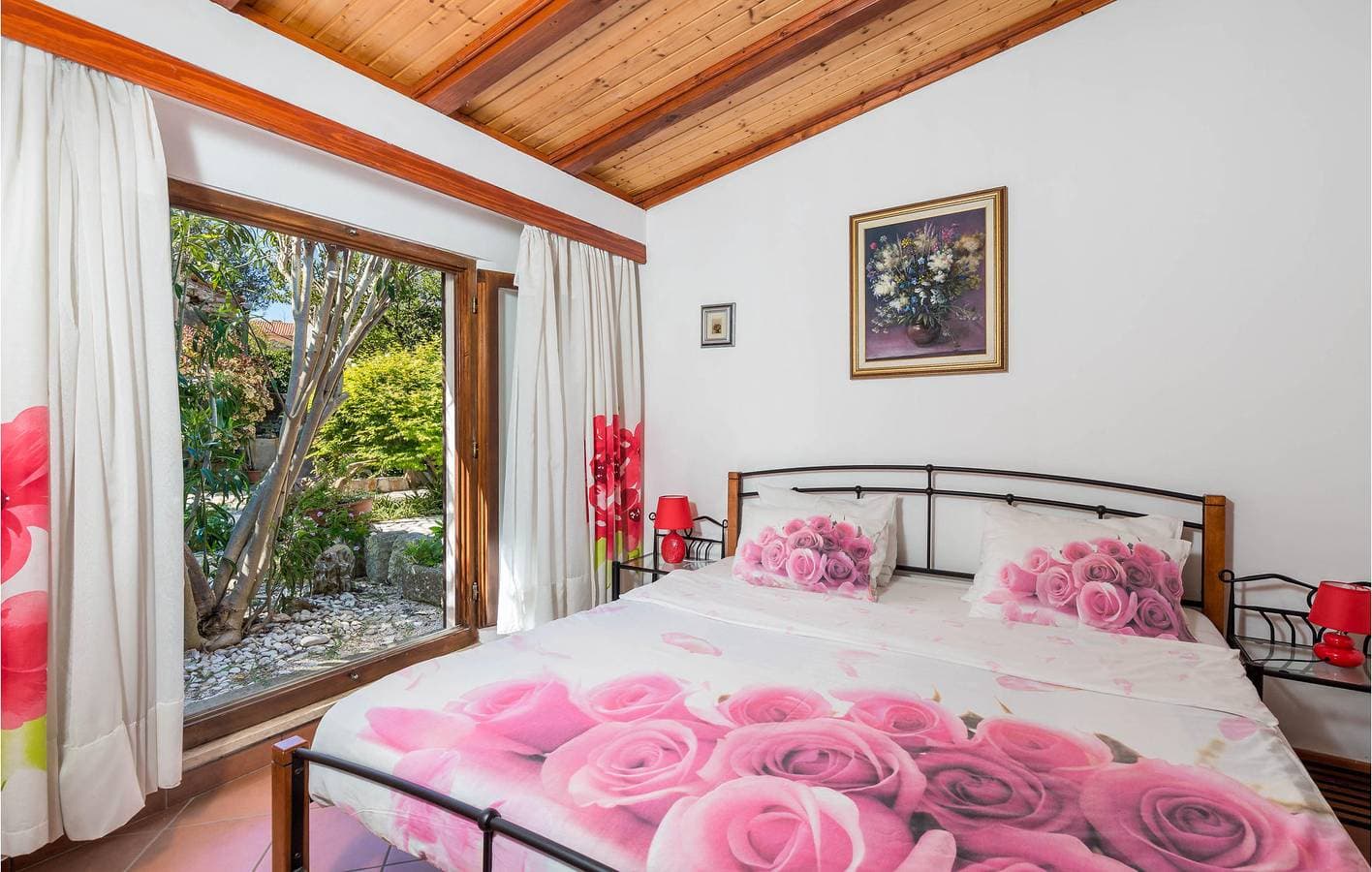 Foto 10 von 33: Gemütliche Ferienwohnung mit Terrasse, WLAN und Parkplatz in der Nähe des Strandes von Valdarke