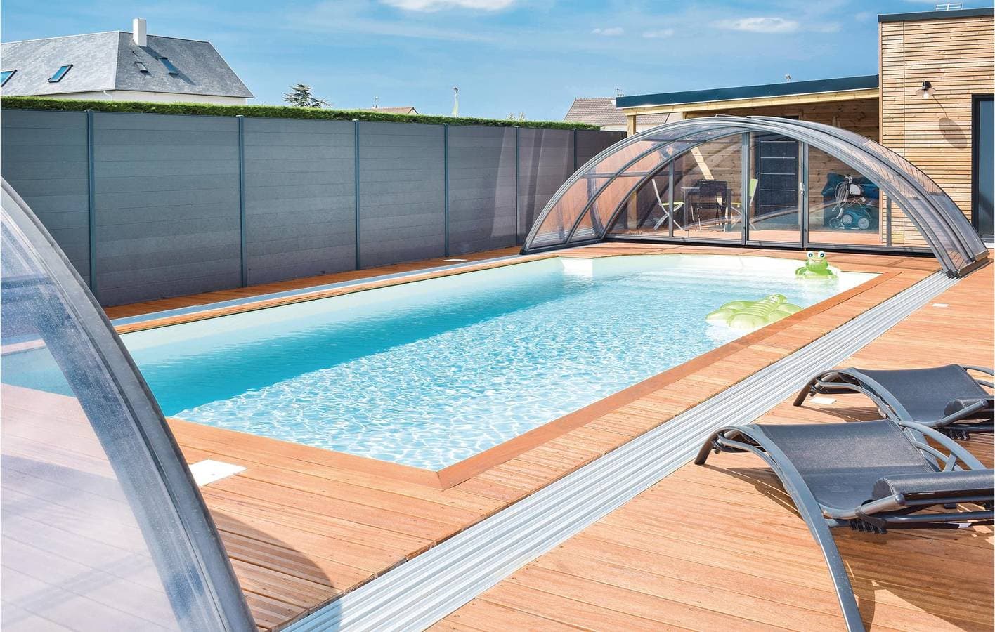 Foto 11 von 31: Paradies am Pool: Strand 2,5 km, Parkplatz, TV, Internet
