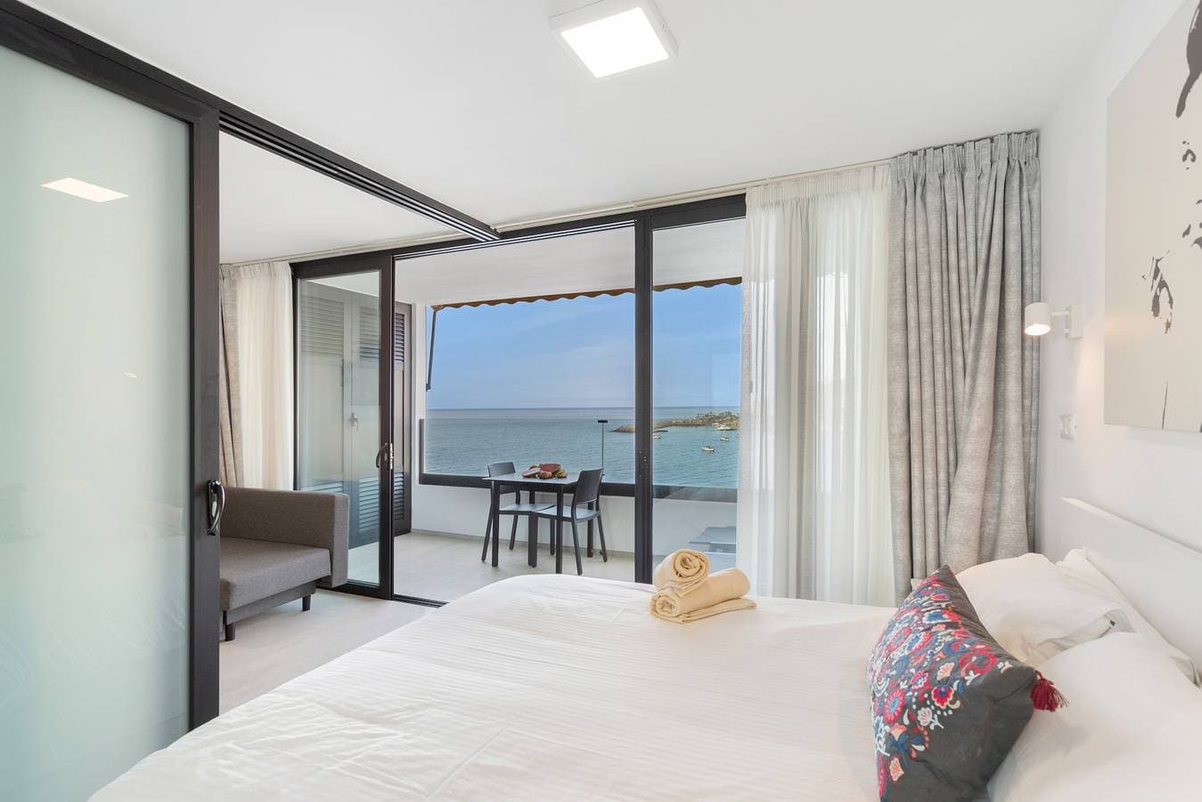 Foto 13 von 21: Ferienwohnung 'Ocean Wave Retreat' mit Meerblick, WLAN und Klimaanlage