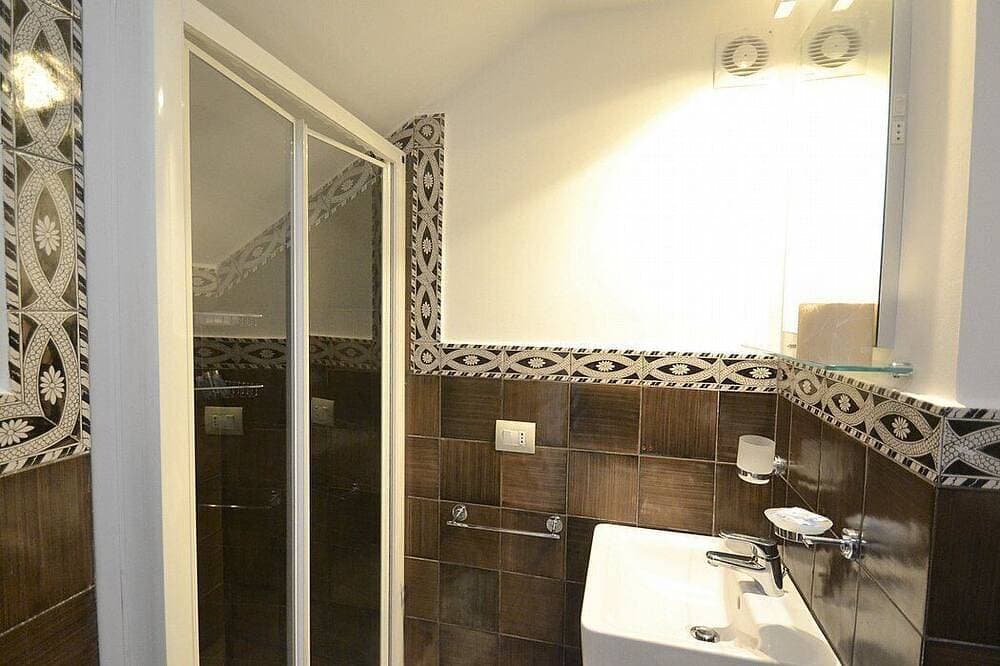 Foto 10 von 24: Villa Elicona C: A welcoming apartment situated in a central location, at a short distance from the Cathedral of Ravello, with Free Wi-Fi.