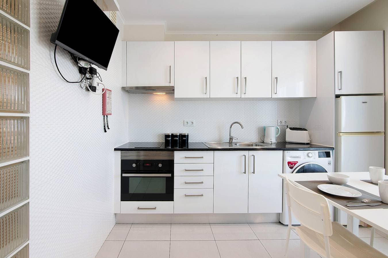 Foto 5 von 28: Einzimmerapartment 'Estúdio Completo' mit Meerblick, Wi-Fi und Klimaanlage
