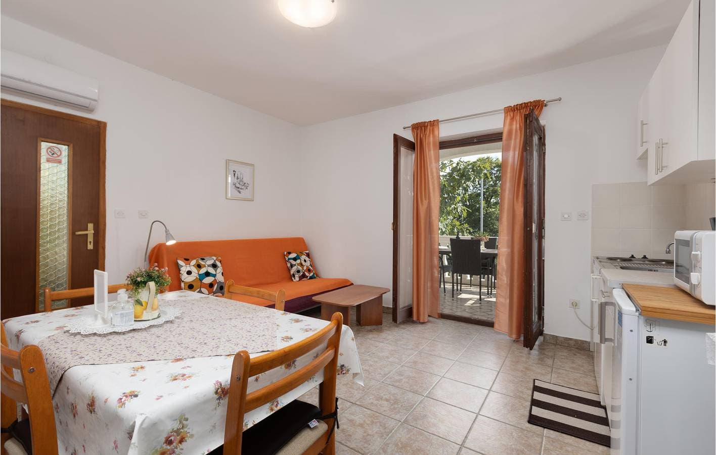 Foto 7 von 23: Gemütliche Ferienwohnung mit Terrasse, WLAN und 1,5 km zum Strand
