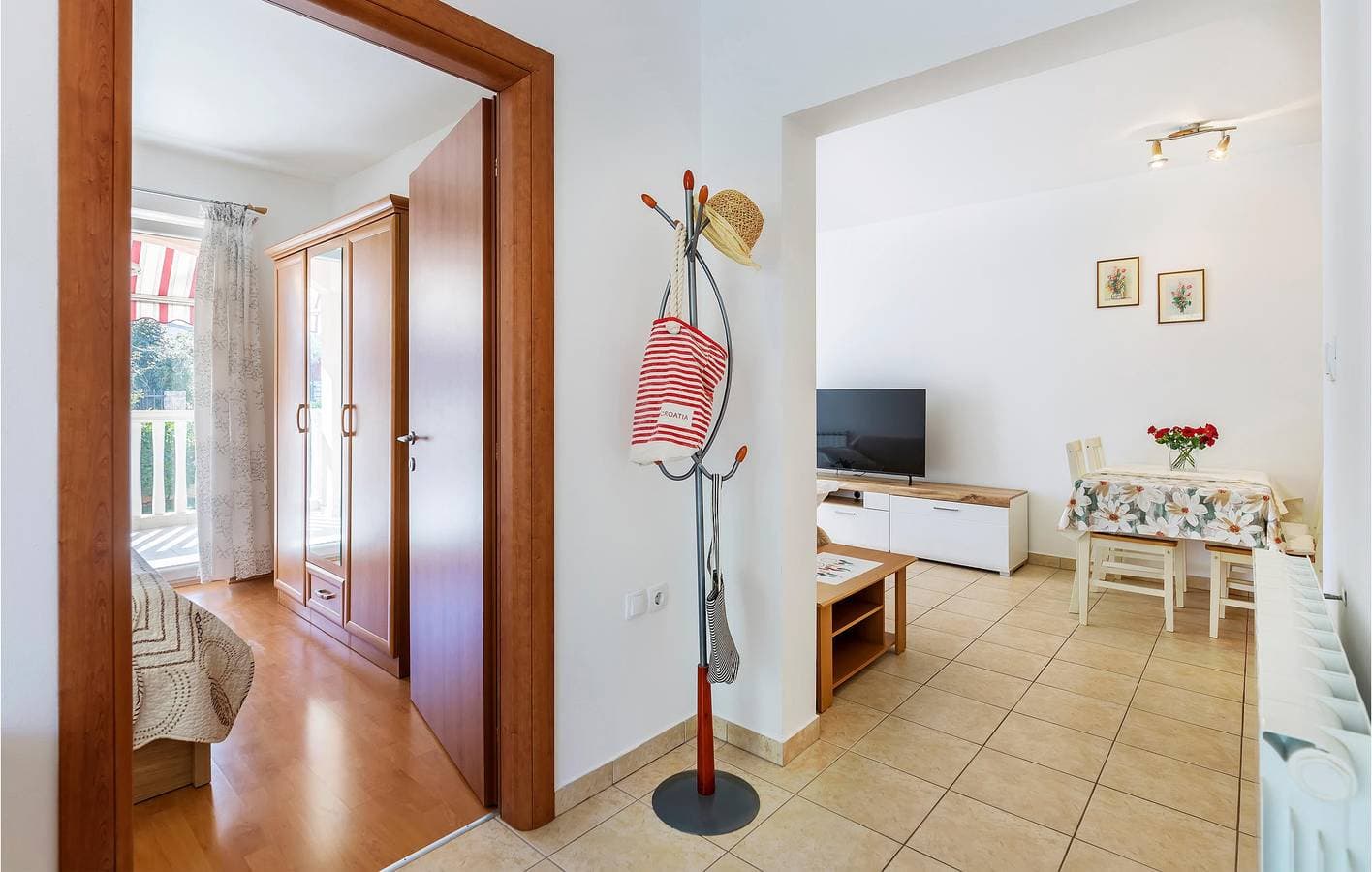 Foto 13 von 20: Gemütliche Ferienwohnung mit WLAN, Parkplatz und Terrasse – 1,5 km vom Strand von Fažana entfernt