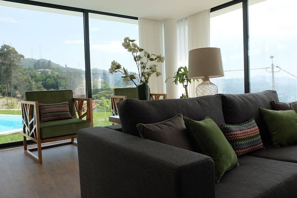 Foto 6 von 30: Modernes Haus mit fantastischem Blick über den Fluss und die Serra do Gerês