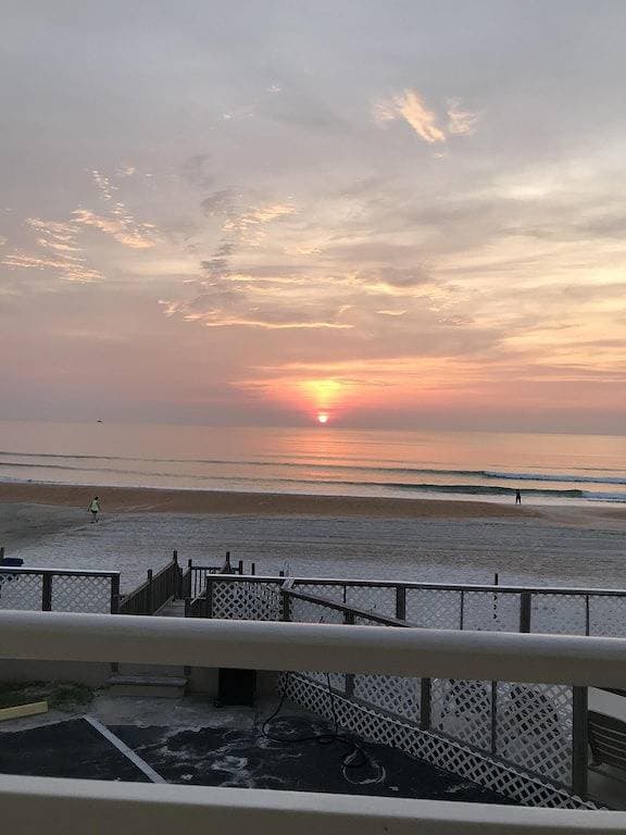 Ormond Beach Oceanfront Get-Away Effizienz Studio 1