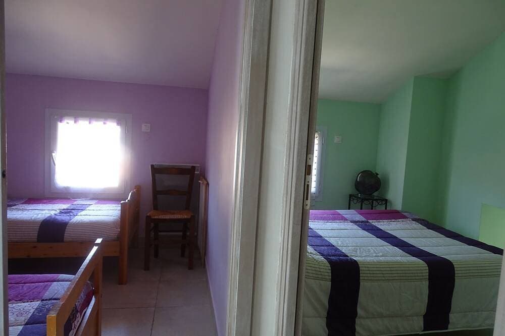 Foto 2 von 15: Die Oustalou: Haus 18 km von Millau in dem Dorf Saint-Rome-de Tarn