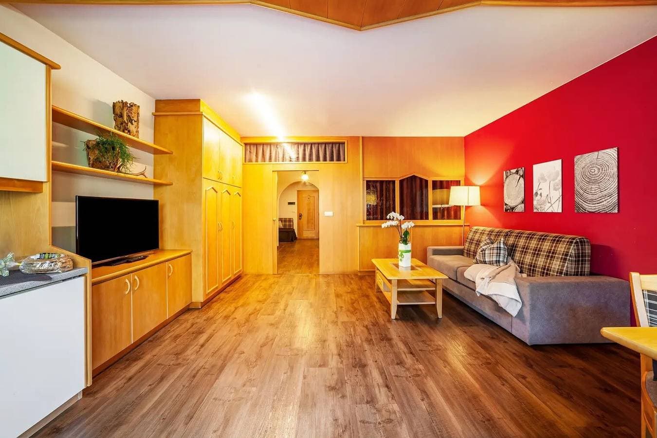 Foto 8 von 30: Ferienwohnung "Alpenhof Lodge Butterblume" mit Bergblick, Pool & WLAN