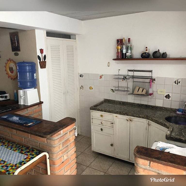 Foto 2 von 19: Haus vor dem Strand Sununga, für Familien geeignet. komplette Struktur