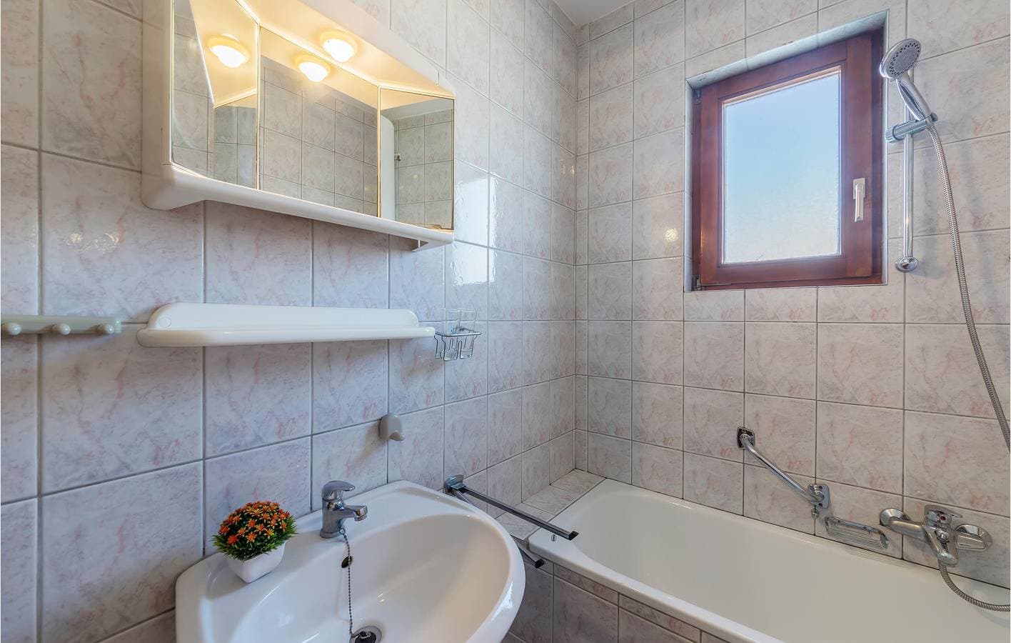 Foto 13 von 22: Gemütliche Wohnung mit WLAN, Terrasse und Parkplatz – 1,5 km zum Strand