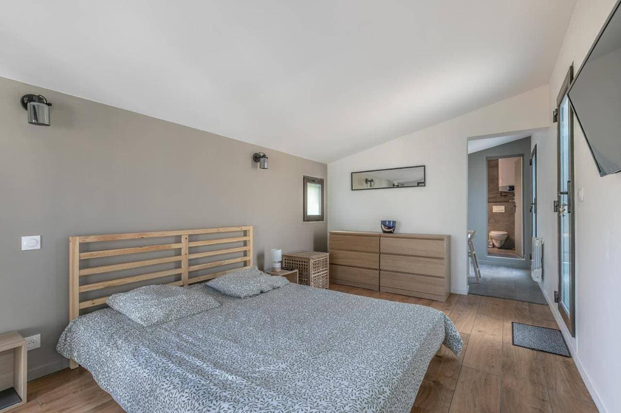 Foto 4 von 5: One-Bedroom House