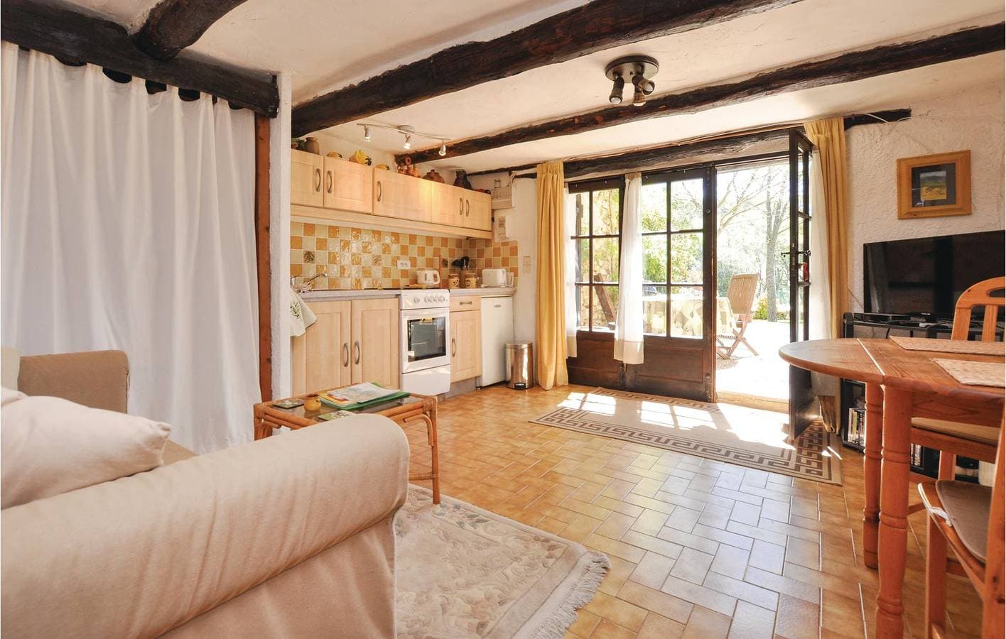 Foto 5 von 23: Appartement am Fluss mit Pool