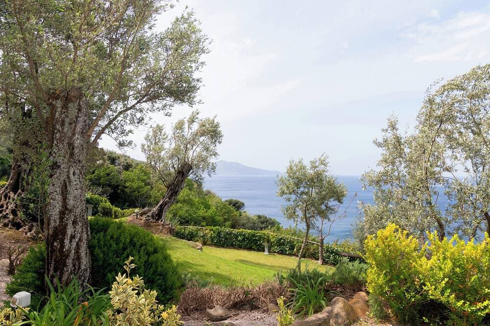 Foto 10 von 30: Übersicht exklusiven Villa am Meer in Sorrento Peninsula