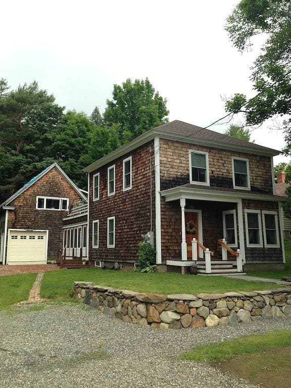 Foto 2 von 21: Gehobene Ferienwohnung gegenüber vom Haley-Teich im Dorf von Rangeley