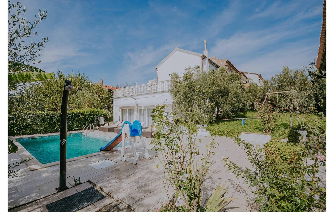Foto 5 von 34: Charmante 2-Zimmer-Wohnung mit Pool und Terrasse in der Nähe von Brtonigla