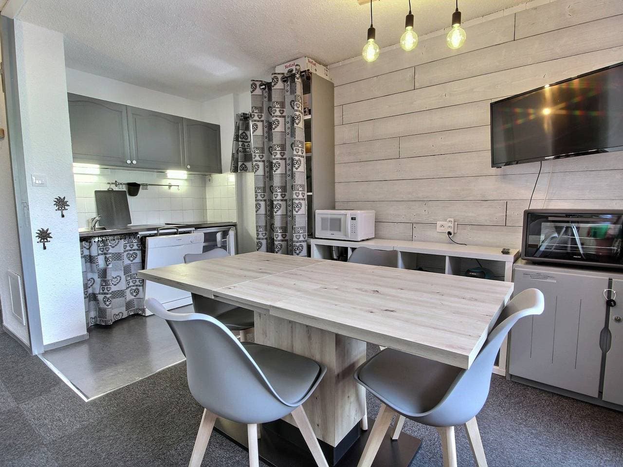 Charmante 2-Zimmer-Wohnung direkt an der Piste, renoviert 1