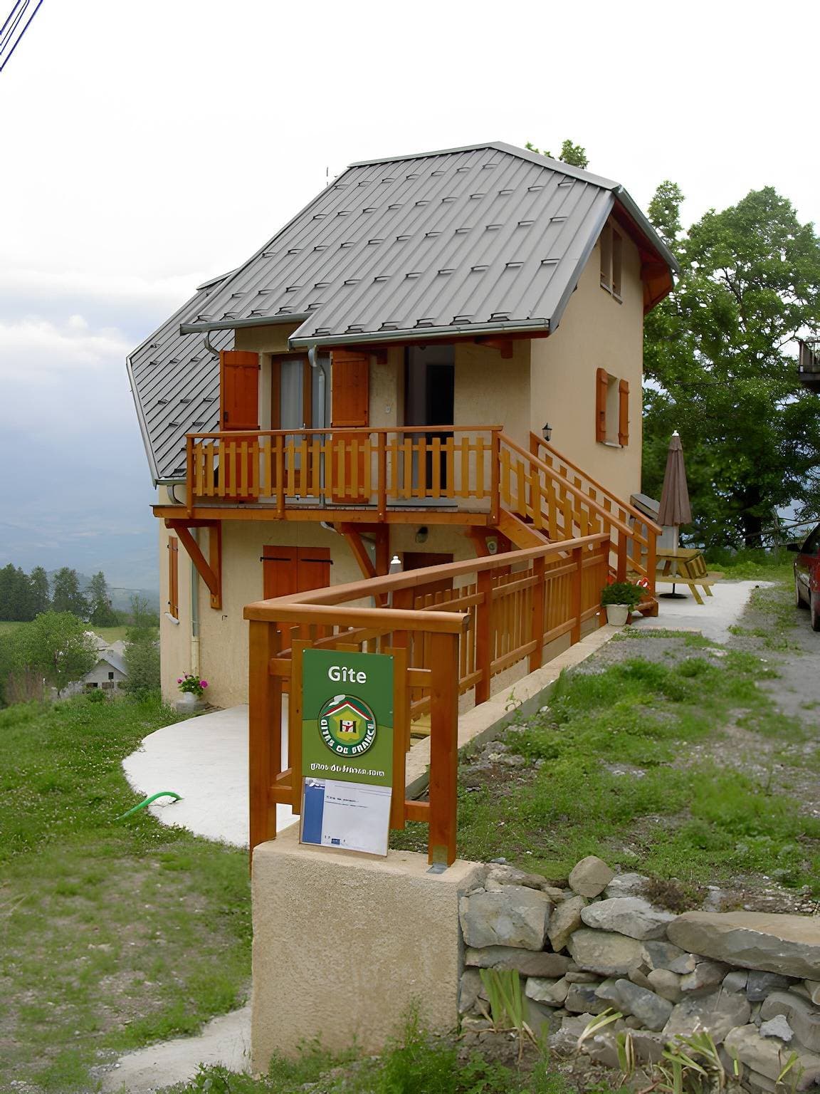 Foto 11 von 28: Gîte für 6 Personen mit Bergblick und Balkon