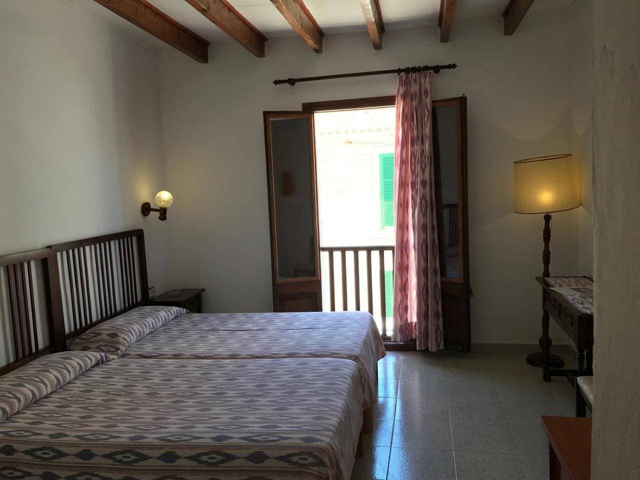 Foto 7 von 9: Twin Room with Bathroom