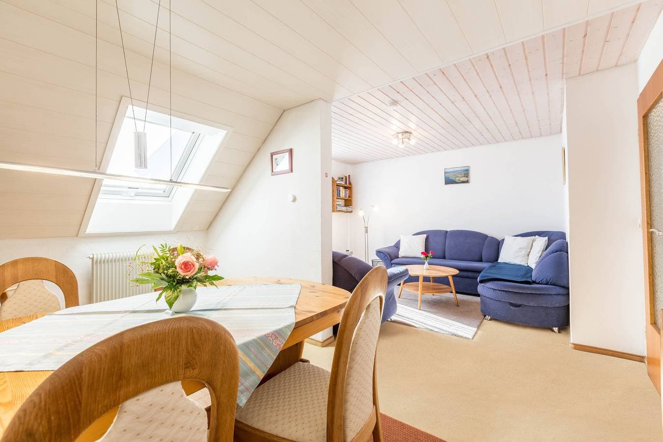 Foto 2 von 26: Gemütliche Ferienwohnung "Zum Seeblick" in Seenähe mit Bergblick, WLAN & Garten