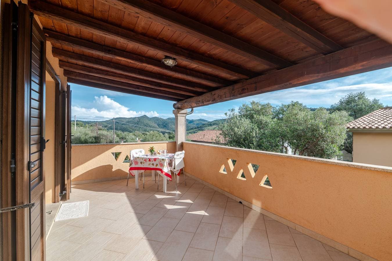 Casa  Lucia San Teodoro 2 1