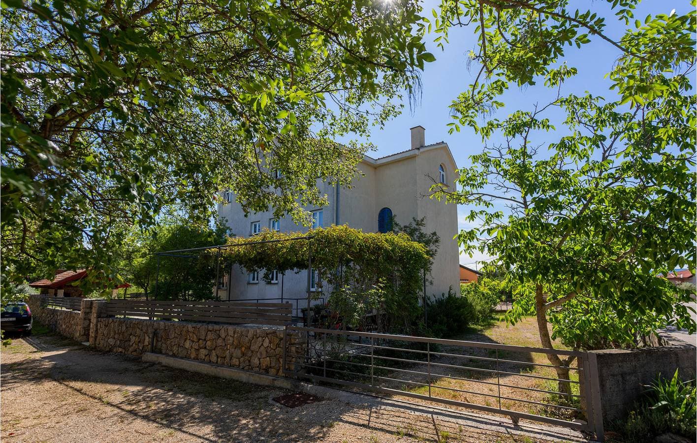 Foto 4 von 41: Gemütliche Ferienwohnung mit WLAN, Terrasse und Pool – 1 km vom Strand von Jert entfernt