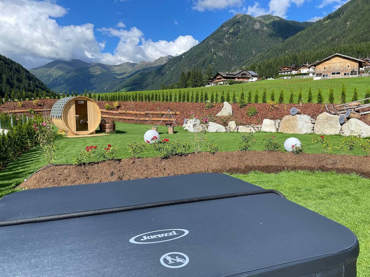 Foto 13 von 20: Chalet „Villa Anita The Garden“ mit Bergblick, WLAN und Klimaanlage