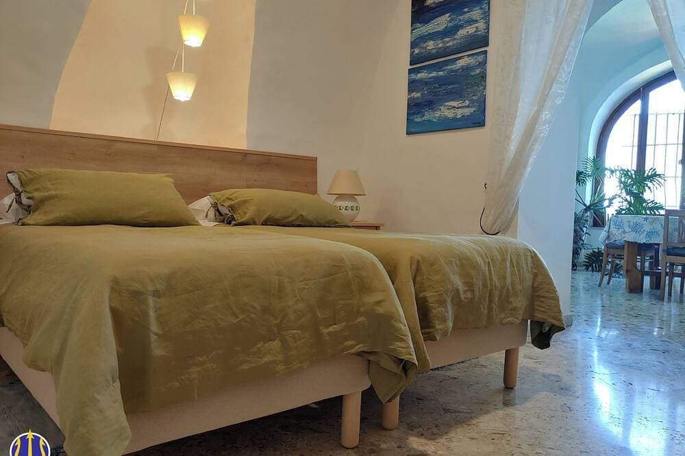 Foto 4 von 30: Villa Neptune at the beginning of the Amalfi Coast Cin No. It065157B4Vgm390Gl.
