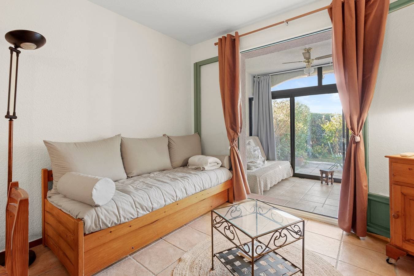 Foto 3 von 25: Appartement 'Pramousiquer D23' mit Bergblick, Gemeinschaftspool und Klimaanlage
