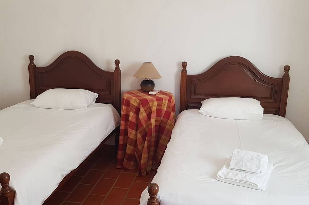 Foto 4 von 23: Beach house in Benagil, praia do Carvoeiro