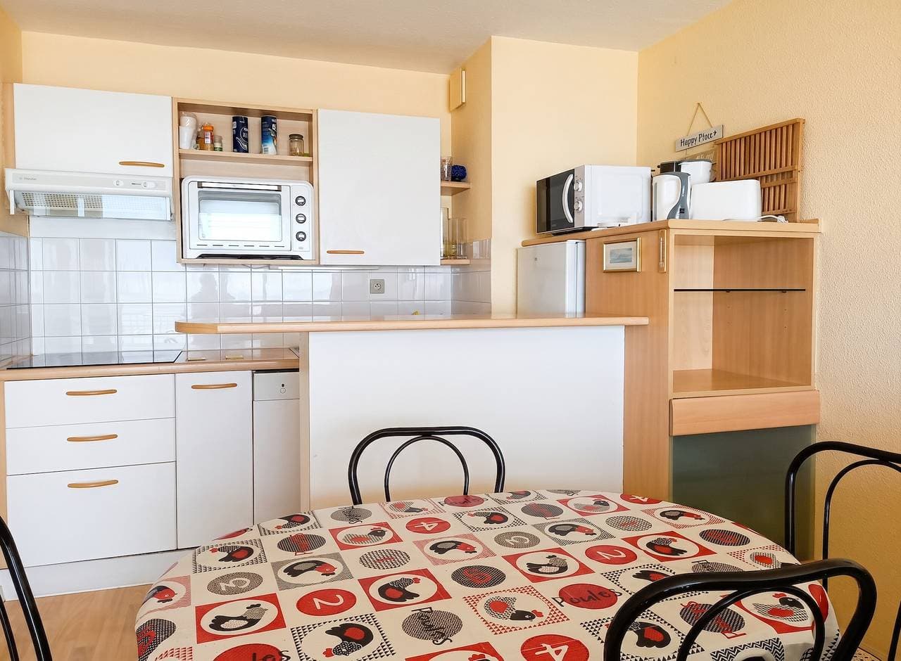 Foto 6 von 47: Meerblick Apartment mit Pool in Guidel - 42m² - Tennisplatz