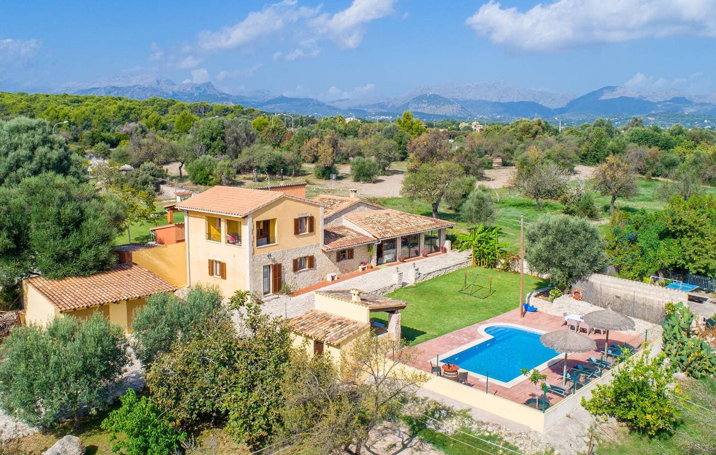 Gemütliches Apartment mit Pool, Terrasse & AC 2km vom Can Cap de Bou Strand entfernt 1