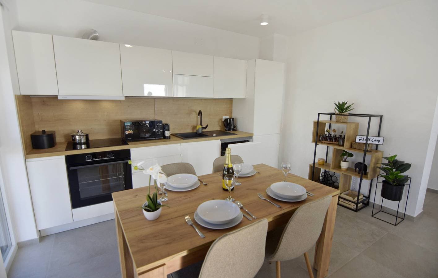 Foto 9 von 42: Moderne Wohnung in der Nähe von Kanegra Beach