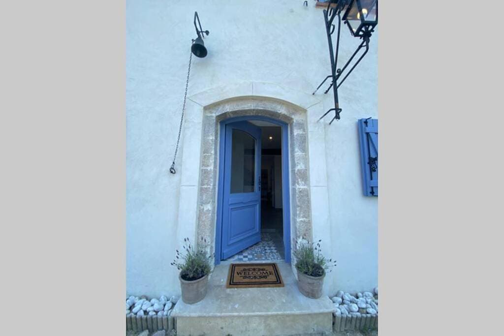 Studio indépendant dans màs provençal 1
